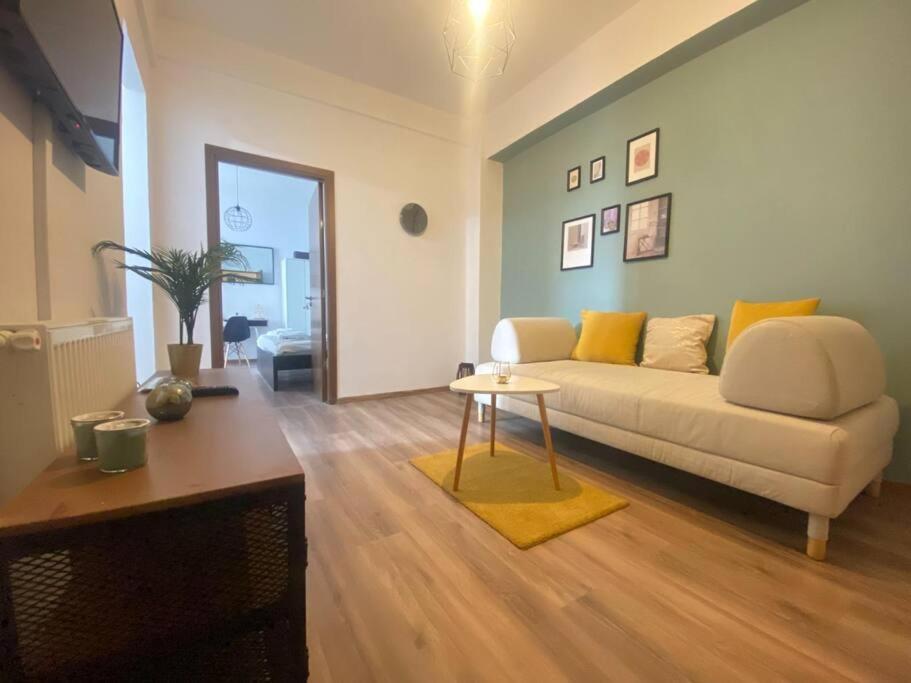 Kara'S Apartment Bucharest Luaran gambar
